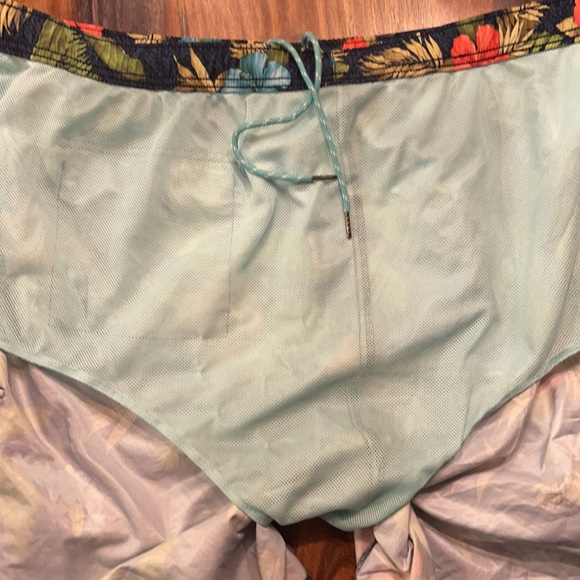 Tommy Bahama Relaxed Men’s 2XT - Picture 5 of 7